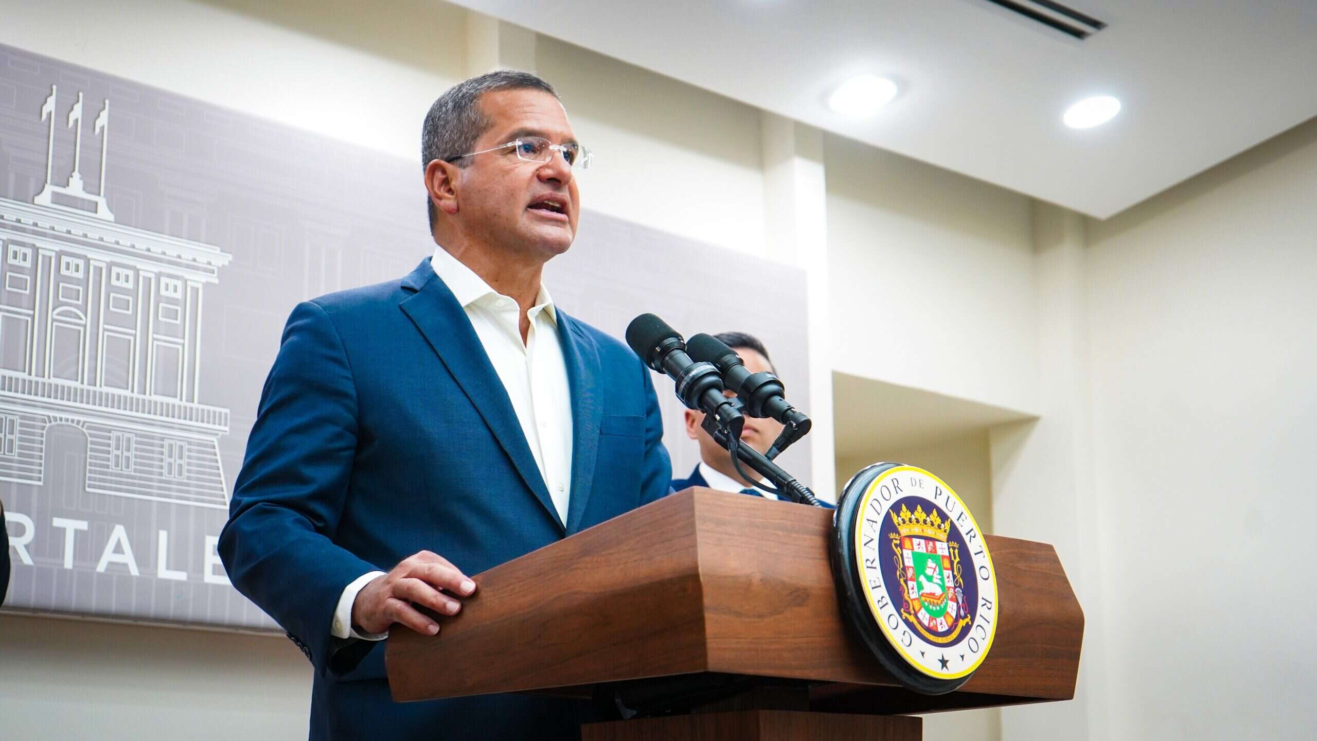 Gobernador se va para México en “Misión Comercial”