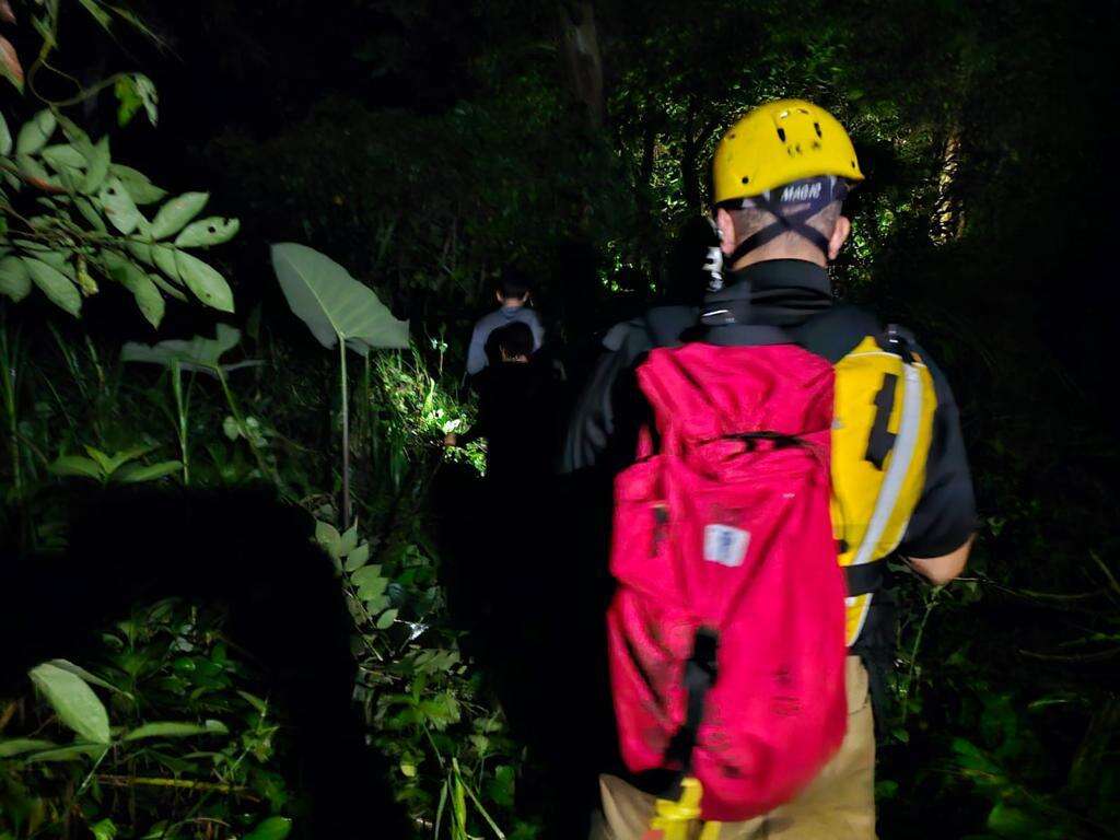 Rescatan las personas que habían quedado atrapadas por golpe de agua en charco El Muñeco en Corozal