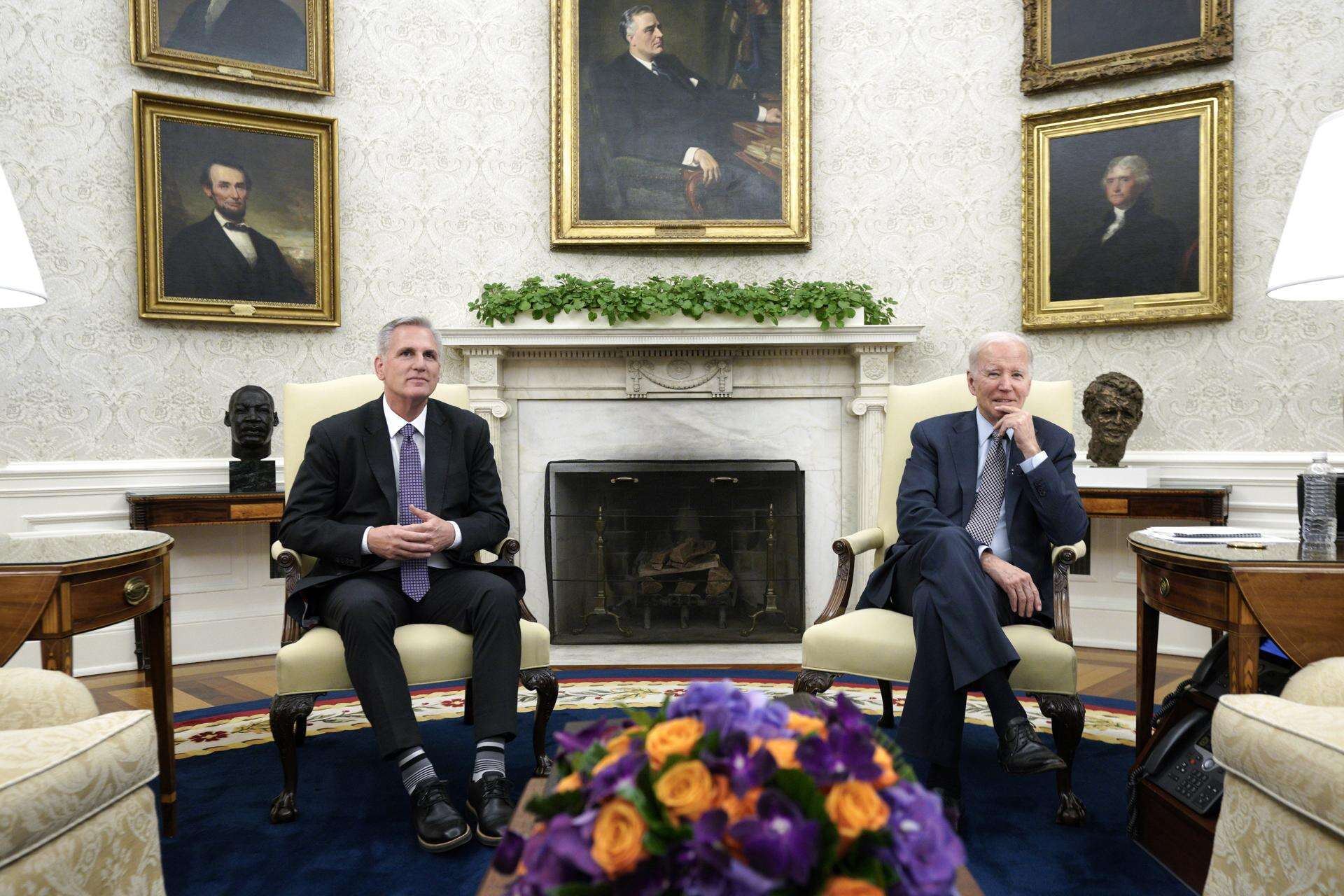 Biden y McCarthy mantienen reunión «productiva» sobre el techo de deuda pero sin acuerdo