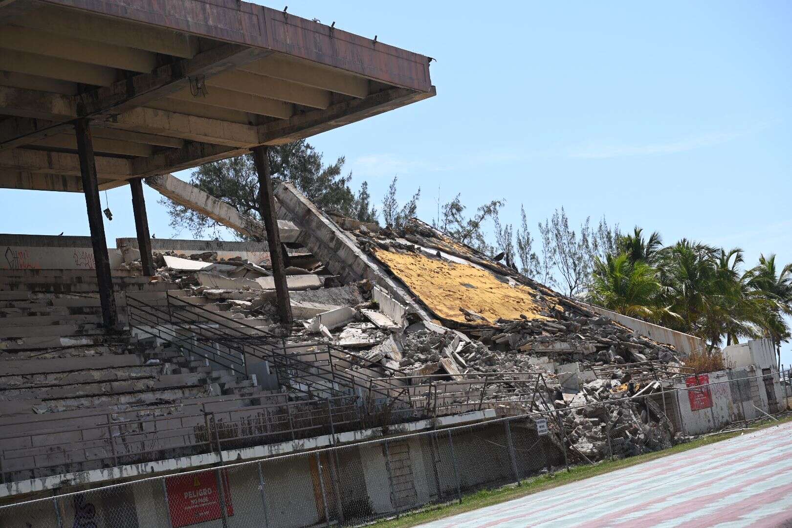 Colapsa parte del techo del antiguo estadio Sixto Escobar