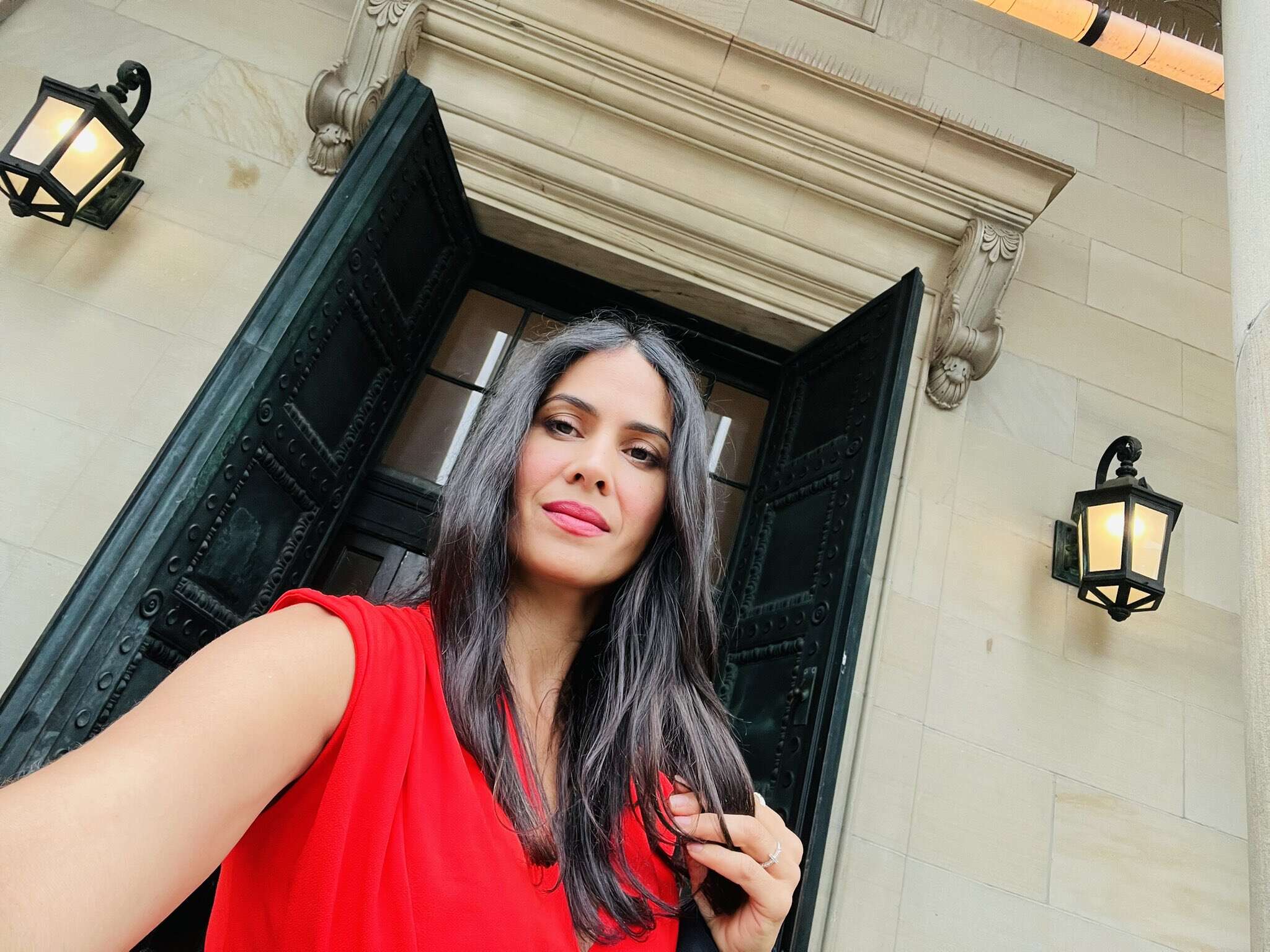 Elizabeth Torres asegura que puede seguir cobrando porque la sentencia no es «final y firme»