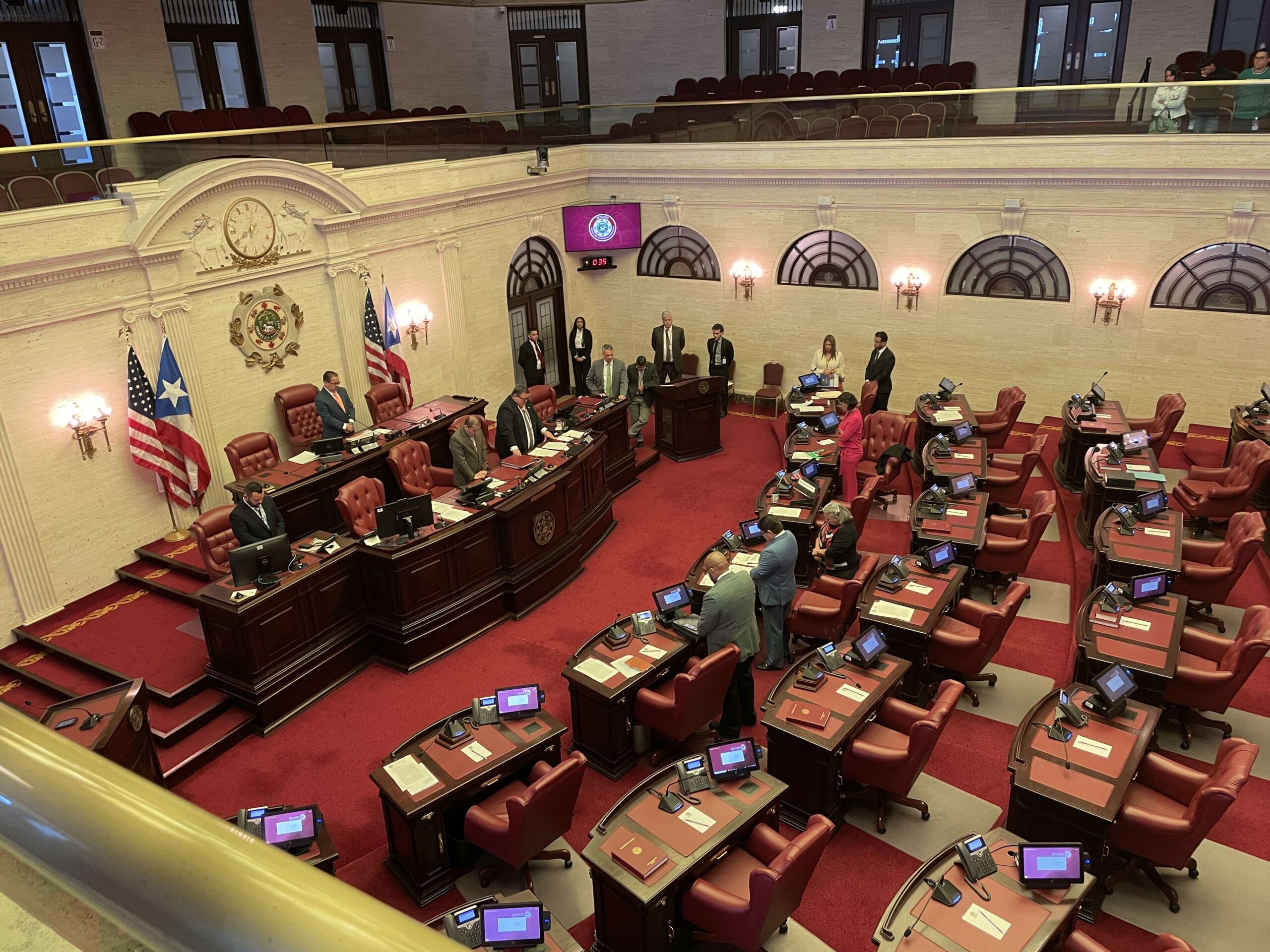 Senado guarda un minuto de silencio por muerte de  Luisa «Piti» Gándara