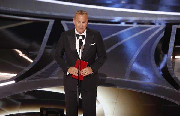 Kevin Costner deberá pagar más de $129,000 al mes para la manutención de sus hijos