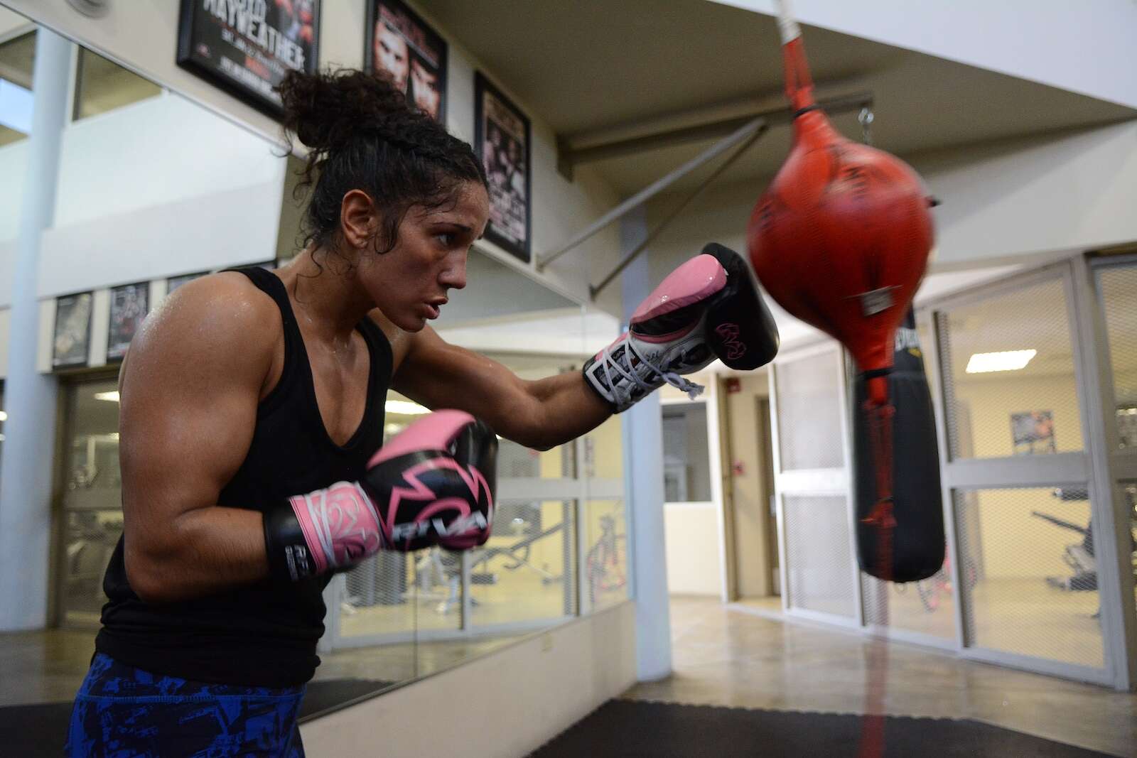 Serrano enfocada en defender todos sus títulos el 5 de agosto en Texas