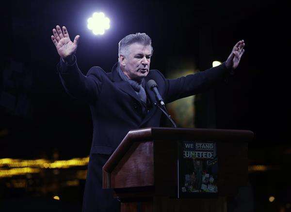 Llueve y no escampa para Alec Baldwin