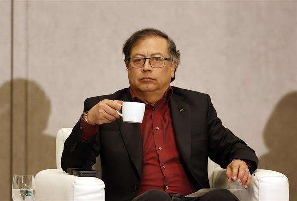 Hijo de Petro dice que el presidente colombiano sabía de la entrada de dinero irregular a su campaña