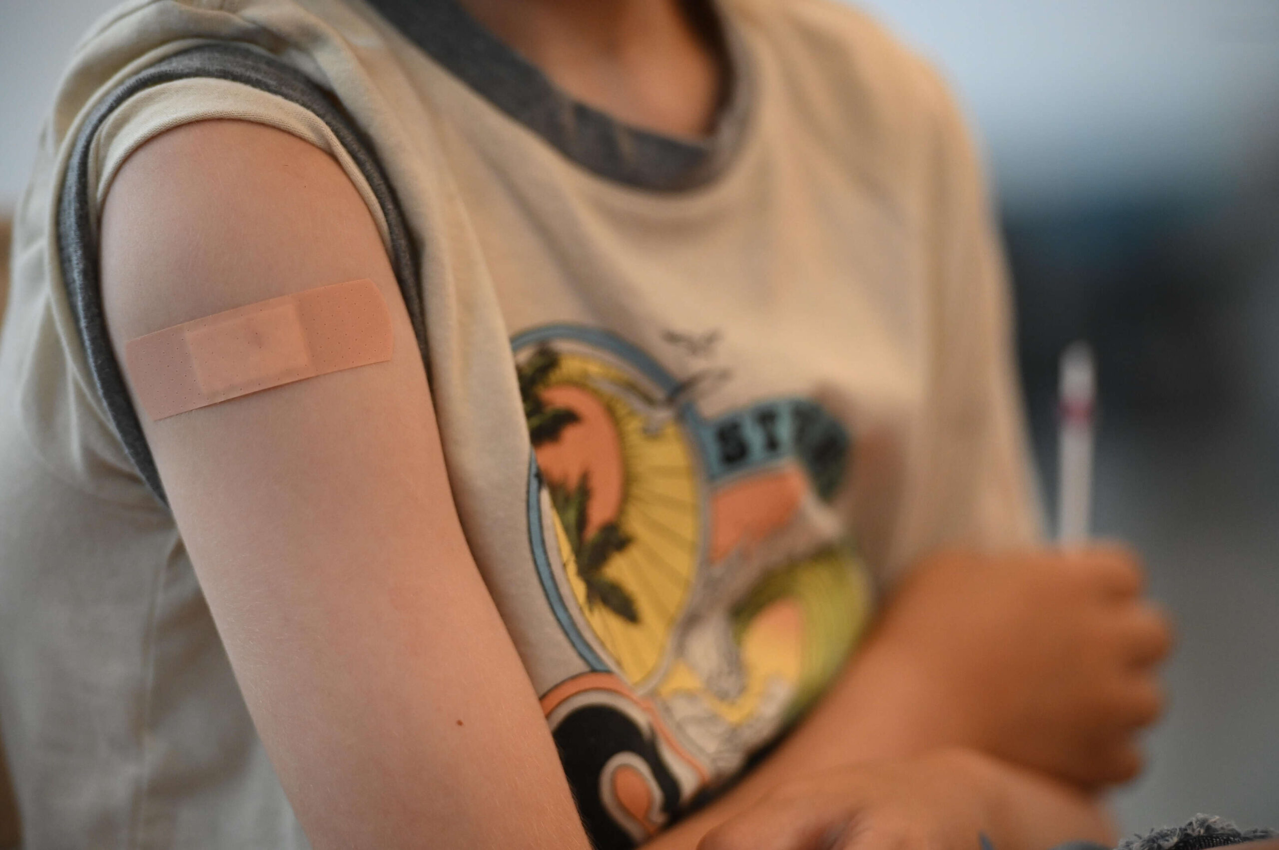 Piden derogación de reglamento que impone cárcel a padres que no vacunen a sus hijos