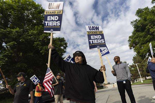 Unión de Stellantis alcanza acuerdo tentativo con la empresa