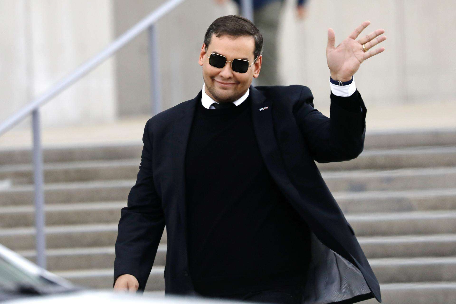 Demócratas buscan echar del Congreso a George Santos