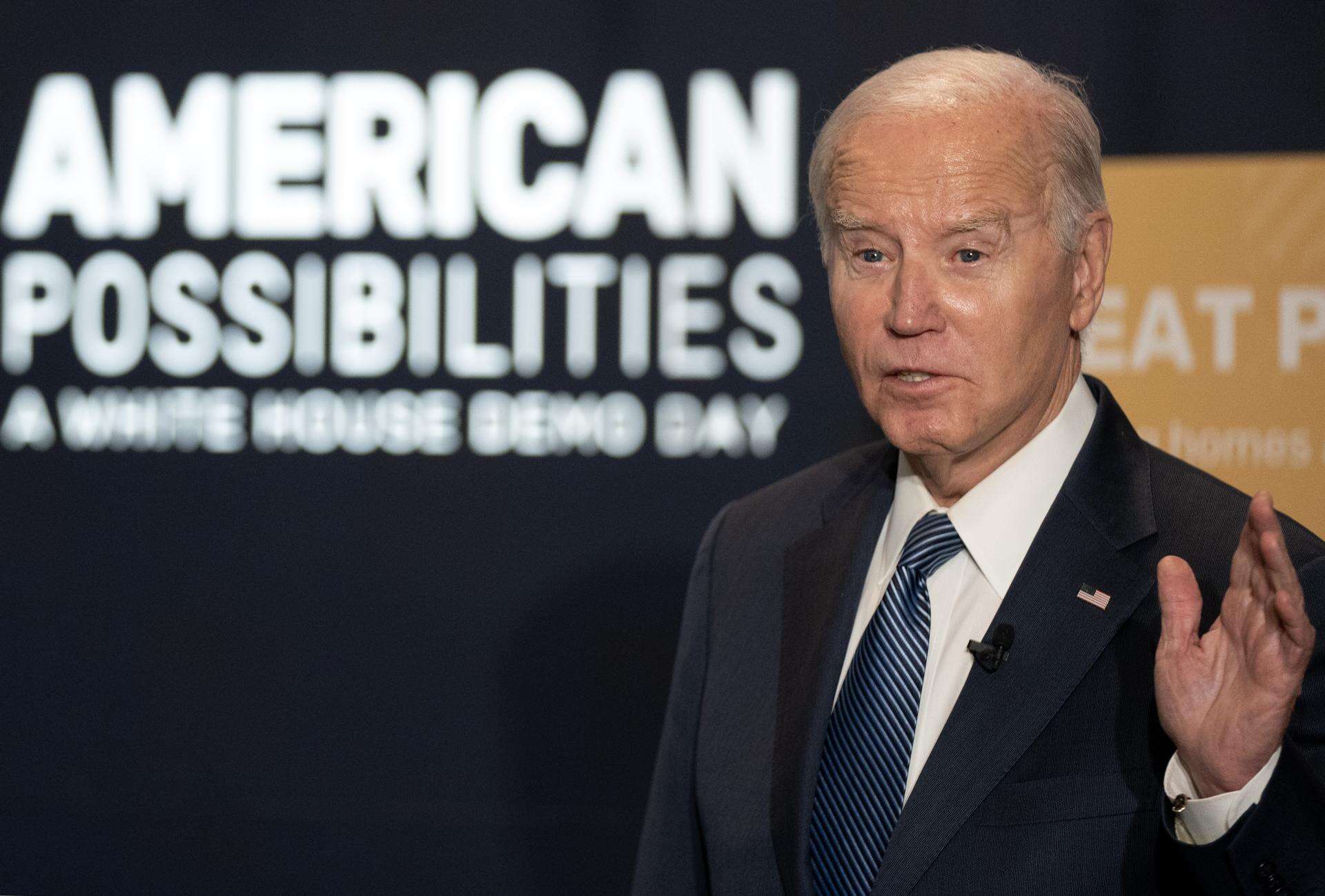 Campaña de Biden lanza anuncios para hispanos en coincidencia con el debate republicano