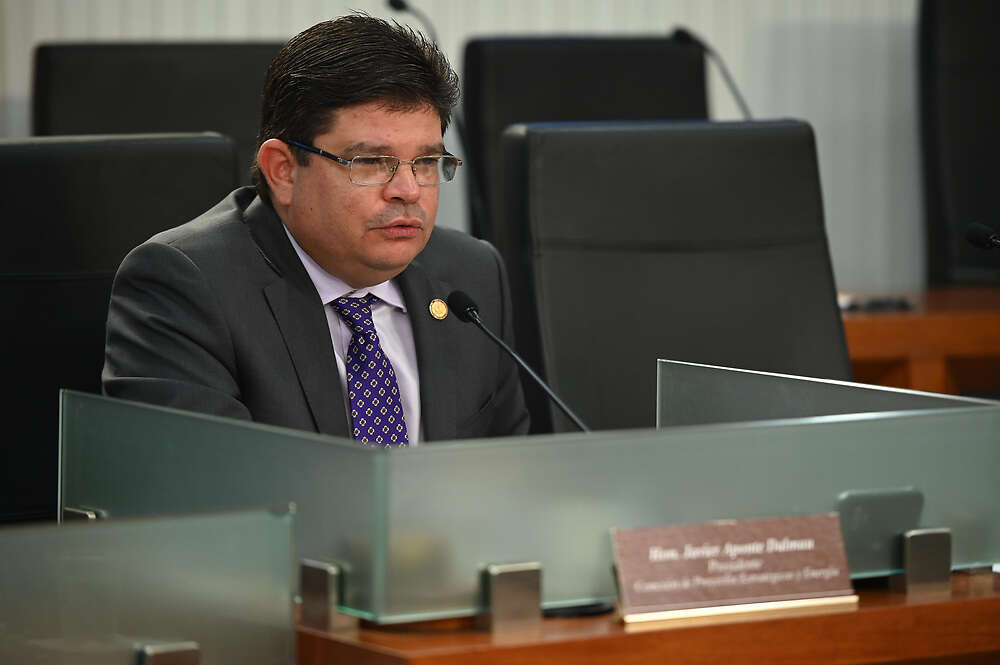 Resistencia a las medidas que reconfiguran la labor de los legisladores y su salario
