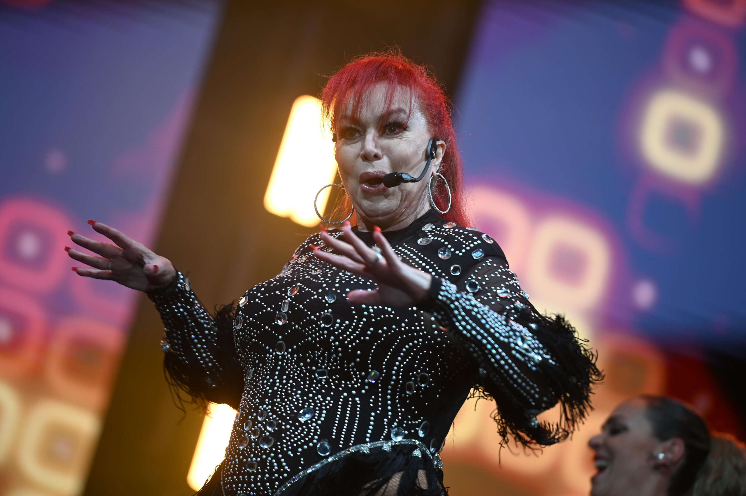 Regresa a sacudir Iris Chacón