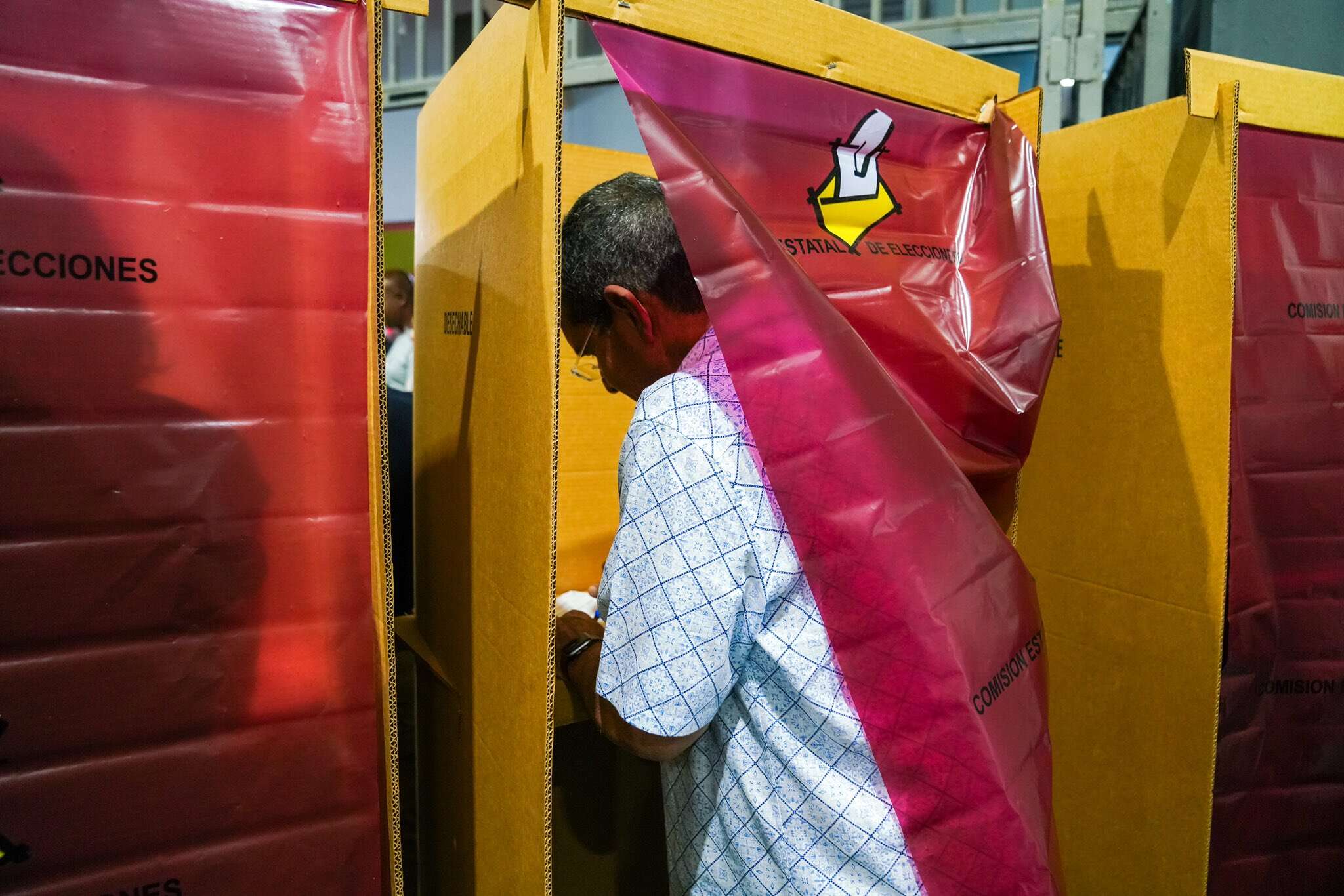 Partido Demócrata de Puerto Rico celebra concurrida votación por la presidencia