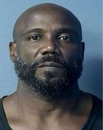 Sentencian a turista que agredió a su pareja y a un agente de la Policía