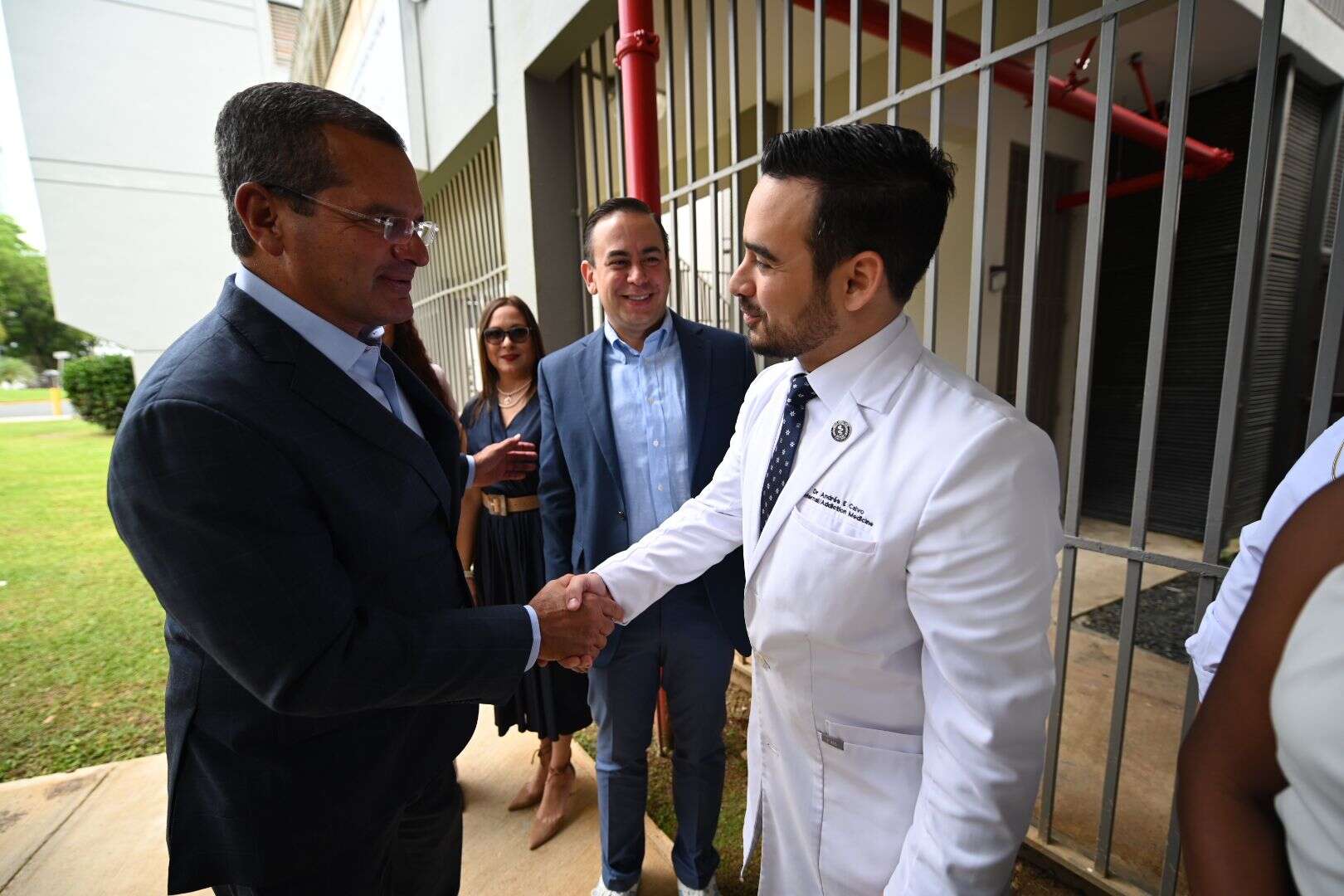 Pierluisi dice que puede supervisar a Ana Escobar, que también está activa en su campaña política