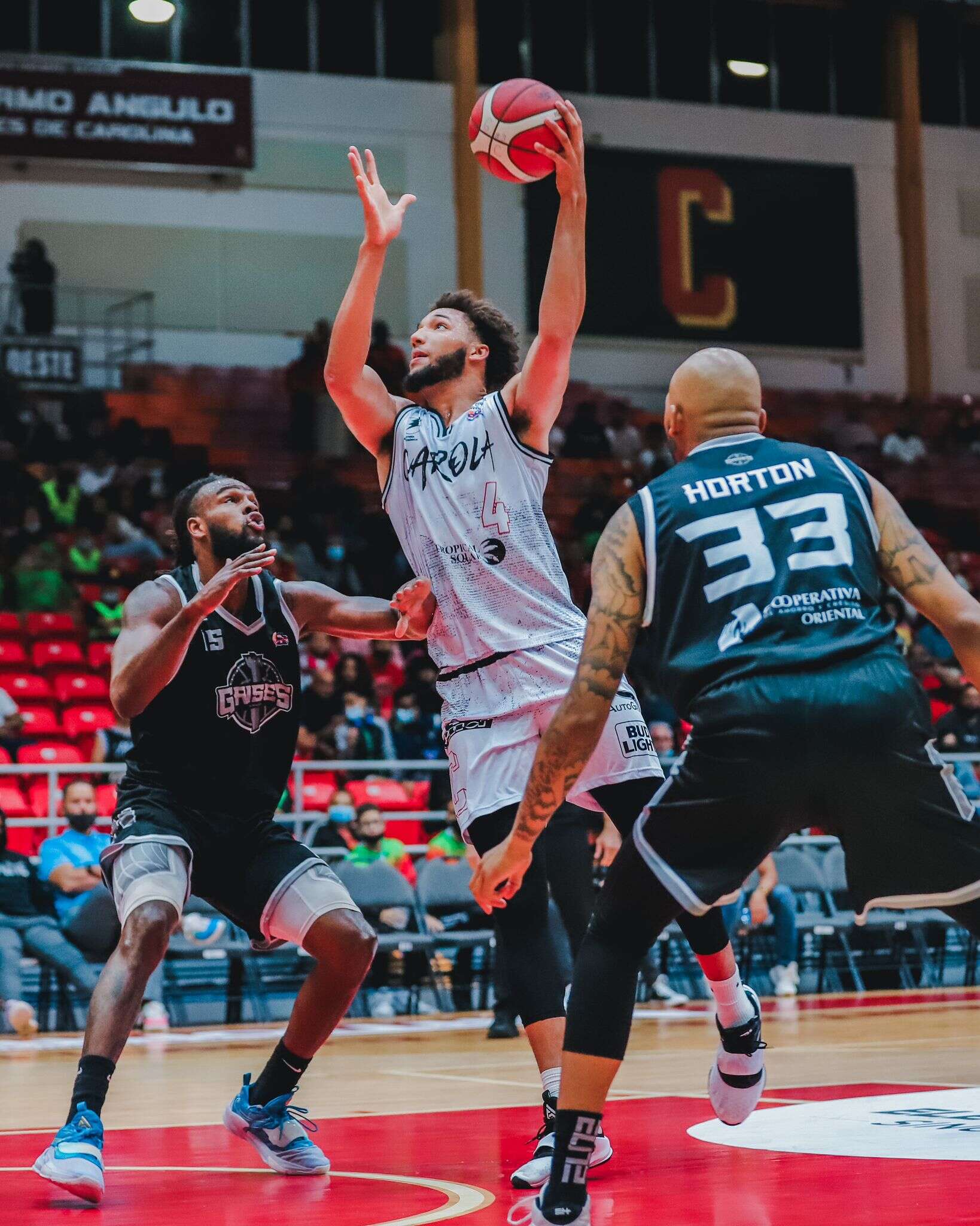 Sólidas victorias de los Santeros y Piratas en el BSN