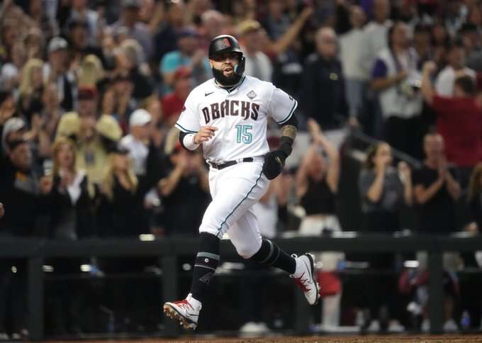 Emmanuel Rivera pasa a los Marlins