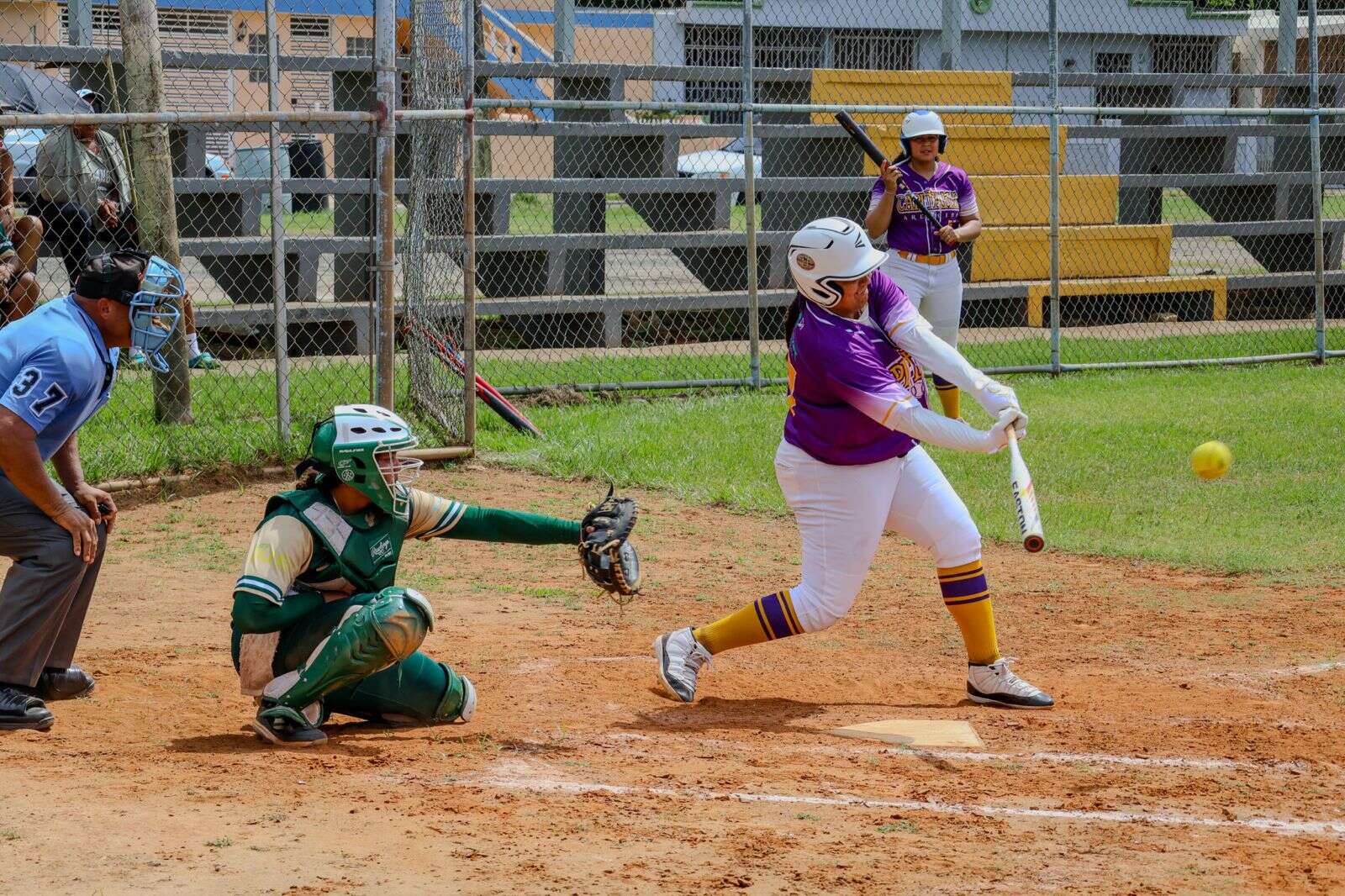 Seis blanqueadas y cuatro ‘no hitters’ en la acción del sóftbol femenino