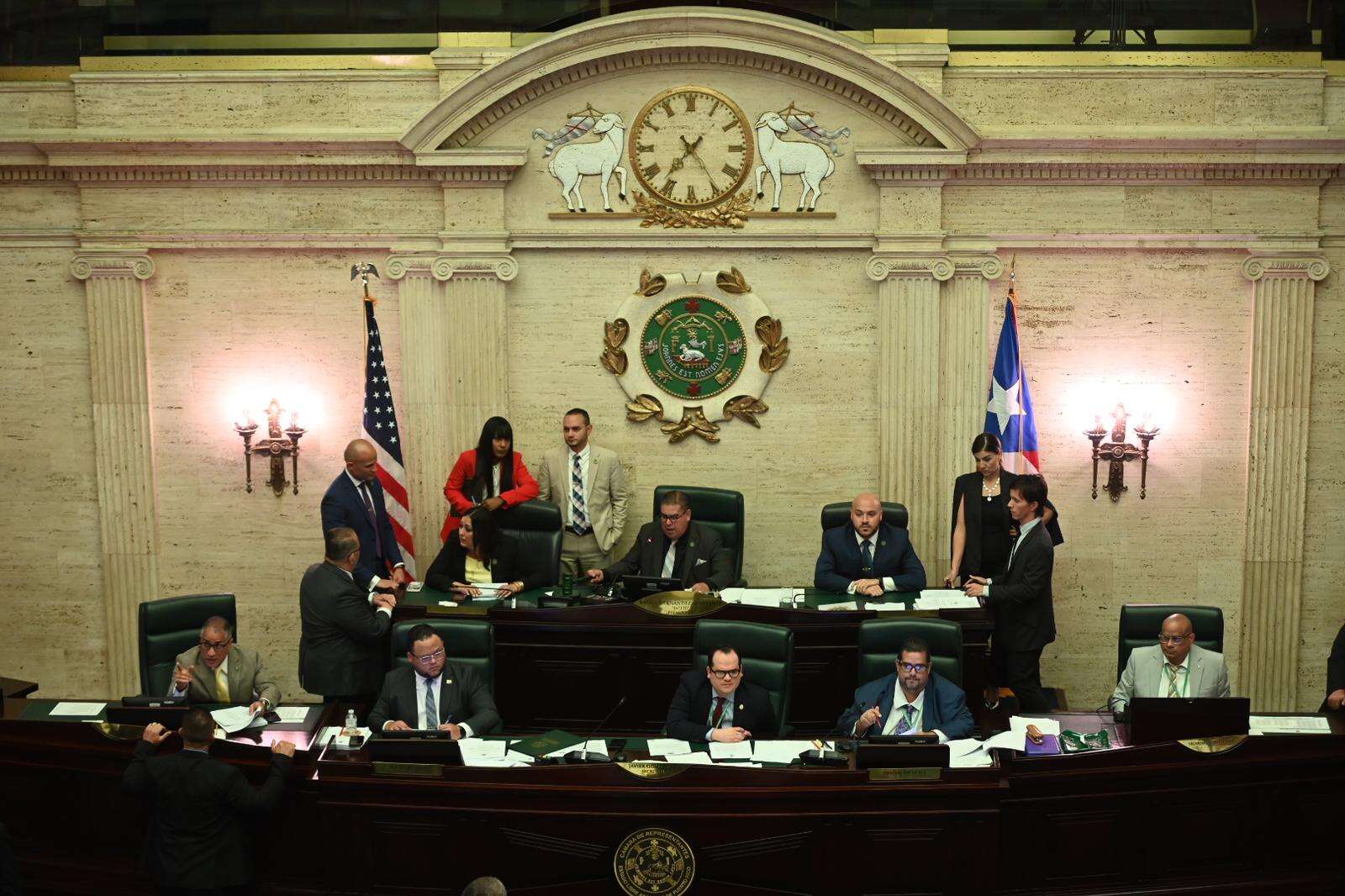 Cámara aprueba a viva voz el presupuesto general del país