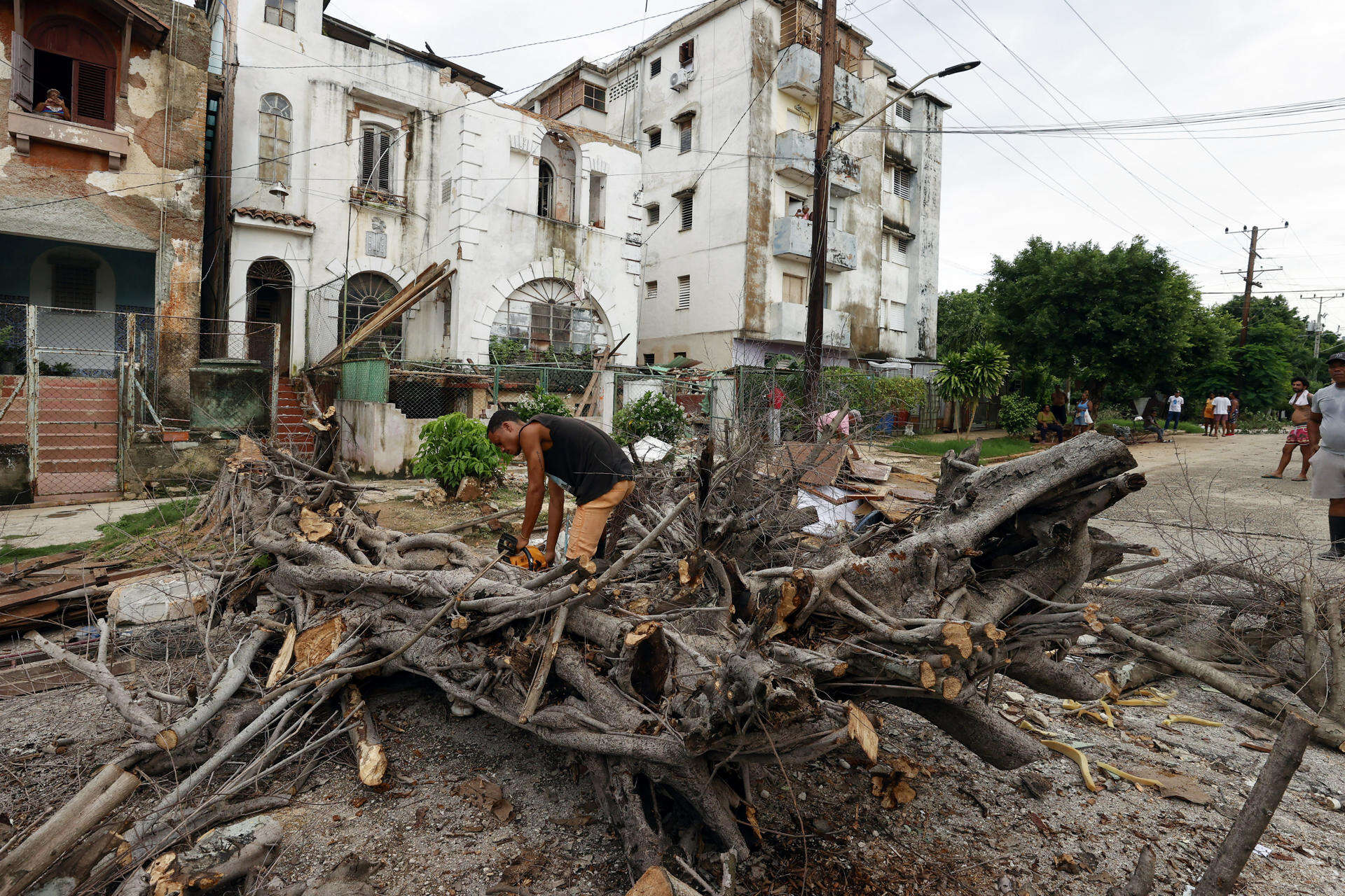 Temporal de intensas lluvias deja inundaciones en varios municipios de La Habana