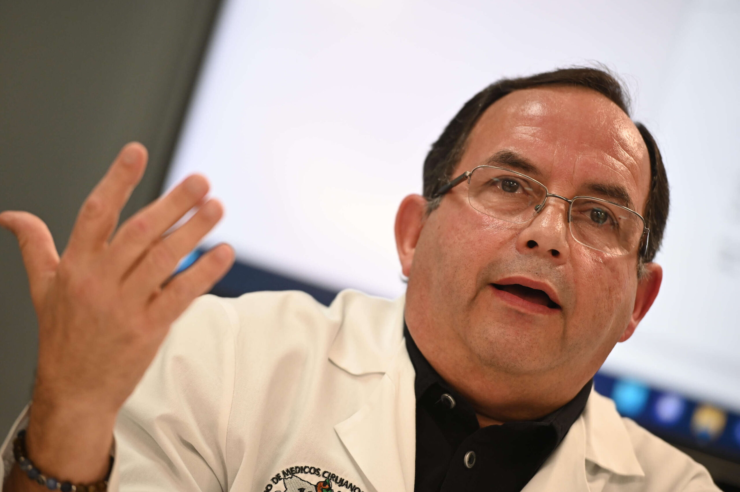 Médicos denuncian gravedad crisis energética y piden acción urgente al Gobernador