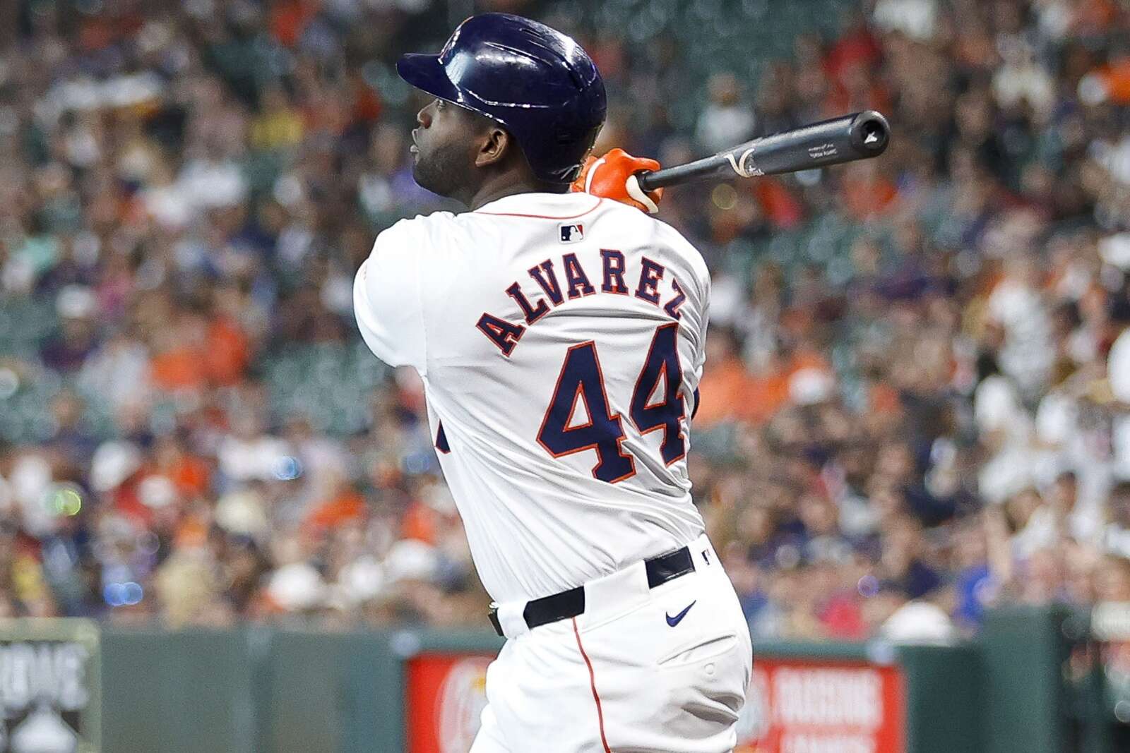 Álvarez, Candelario y Santander se destacaron ayer entre los latinos