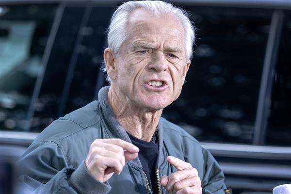 El exasesor de Trump Peter Navarro sale de prisión y va rumbo a la Convención en Milwaukee