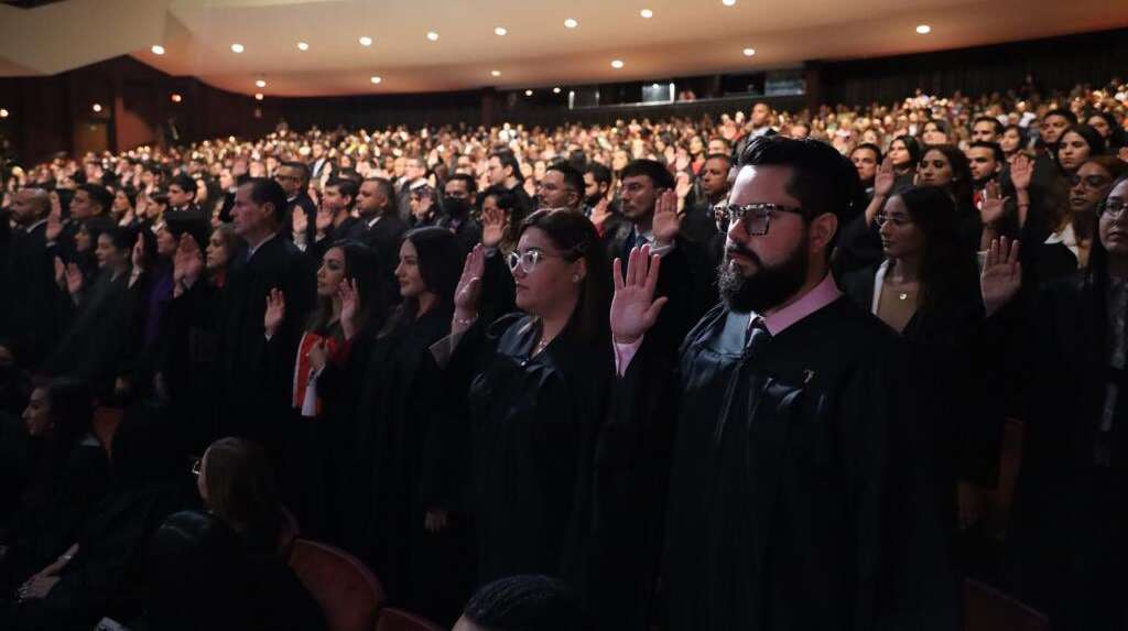 Supremo autorizó que una abogada practique sin tomar la reválida
