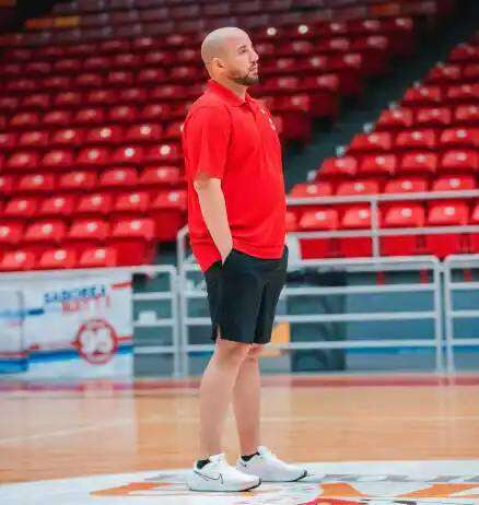 Se baja de la cita olímpica para acudir a una cita mayor