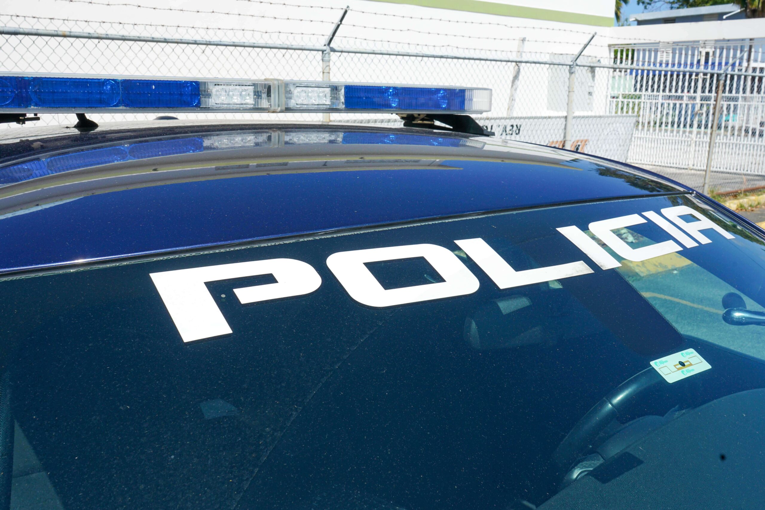 Conductor impacta hombre que viajaba en bicicleta en Vega Baja