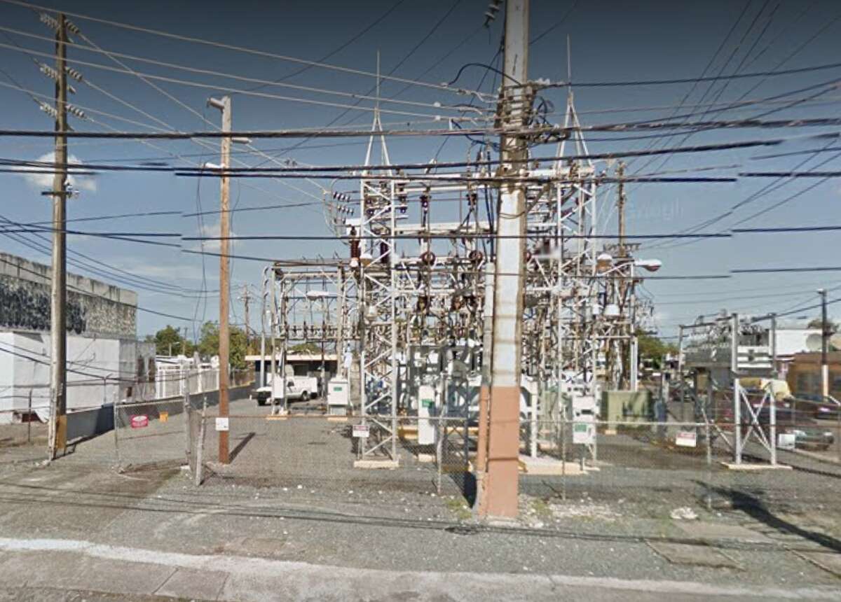 Reportan explosión en subestación eléctrica en Isla Verde