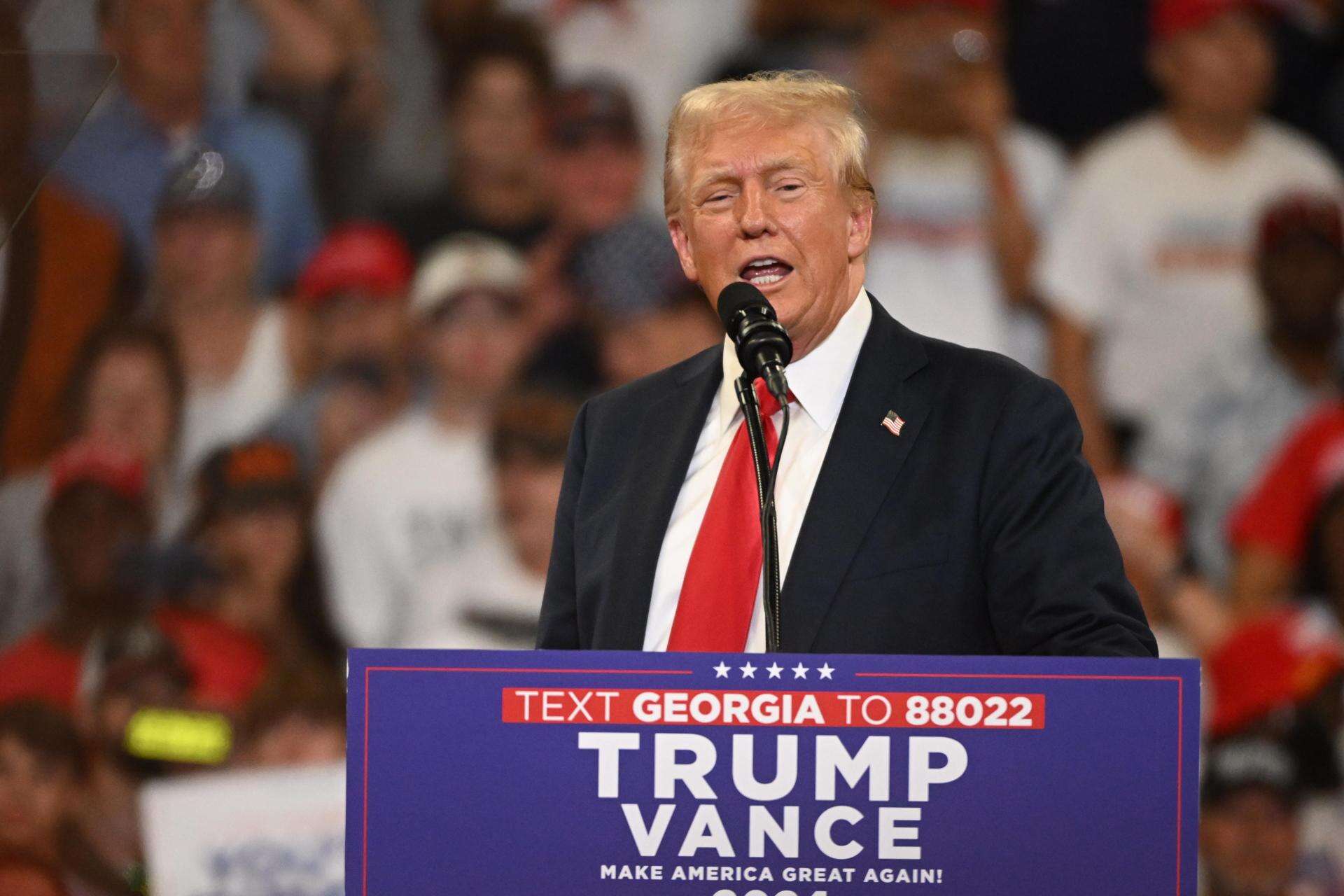 Trump propone a Harris tres debates en septiembre
