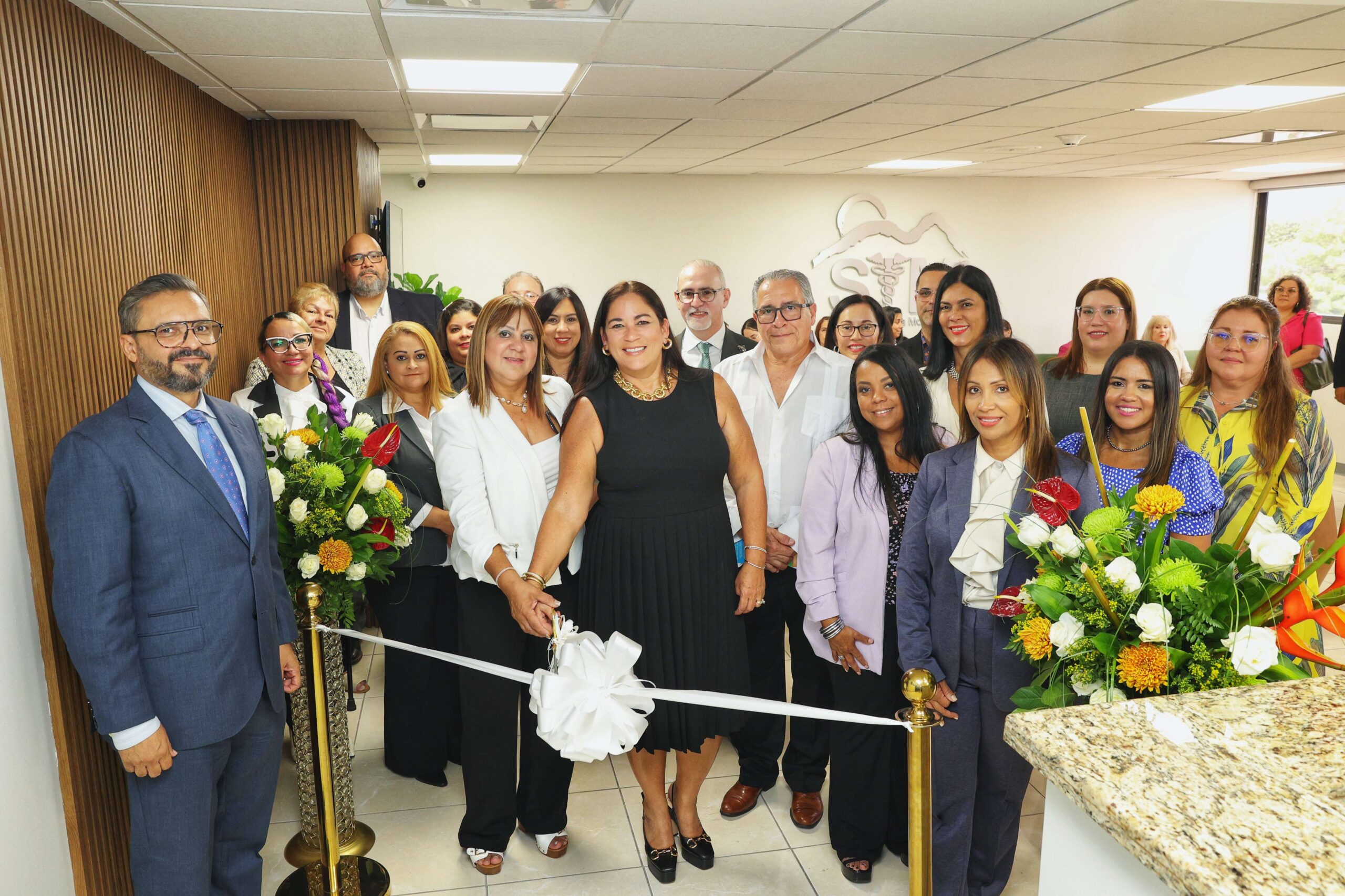 Inauguran centro de salud en Bayamón que atenderá pacientes con y sin plan médico