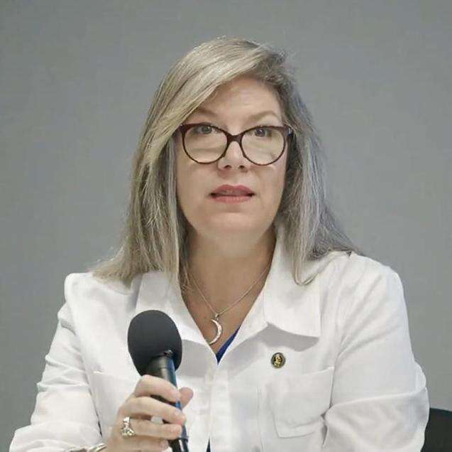 Presidenta electa del Colegio de Tecnólogos Médicos denuncia irregularidades