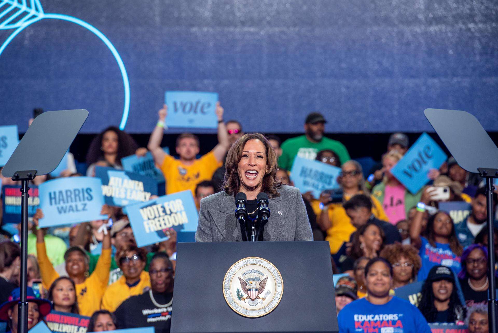 Kamala Harris cumple hoy 60 años a dos semanas de las elecciones presidenciales