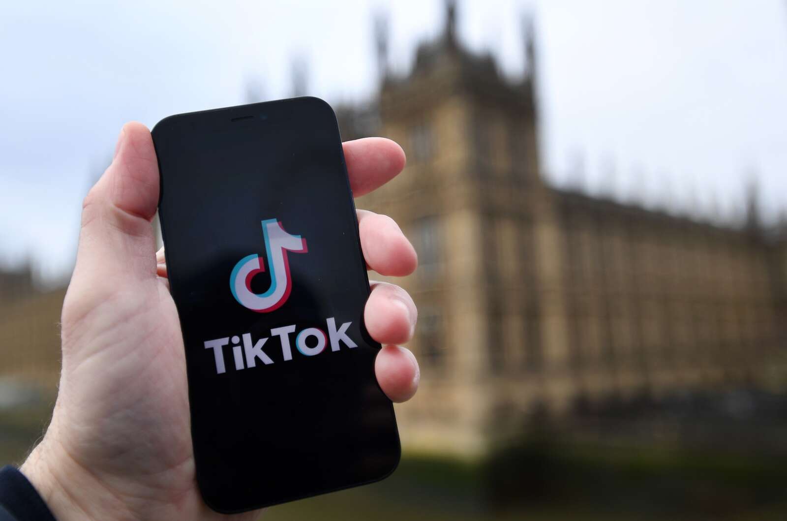 Catorce estados de EU demandan a TikTok por ser dañina para la salud mental infantil