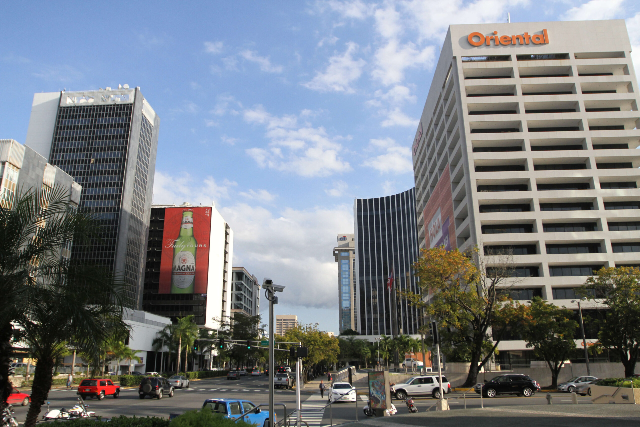 Banca comercial lidera a la industria financiera en aportaciones a la economía local