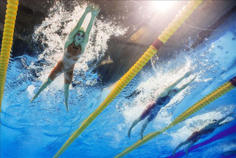 Sobre 30 entrenadores adquieren destrezas acuáticas para personas con diversidad funcional