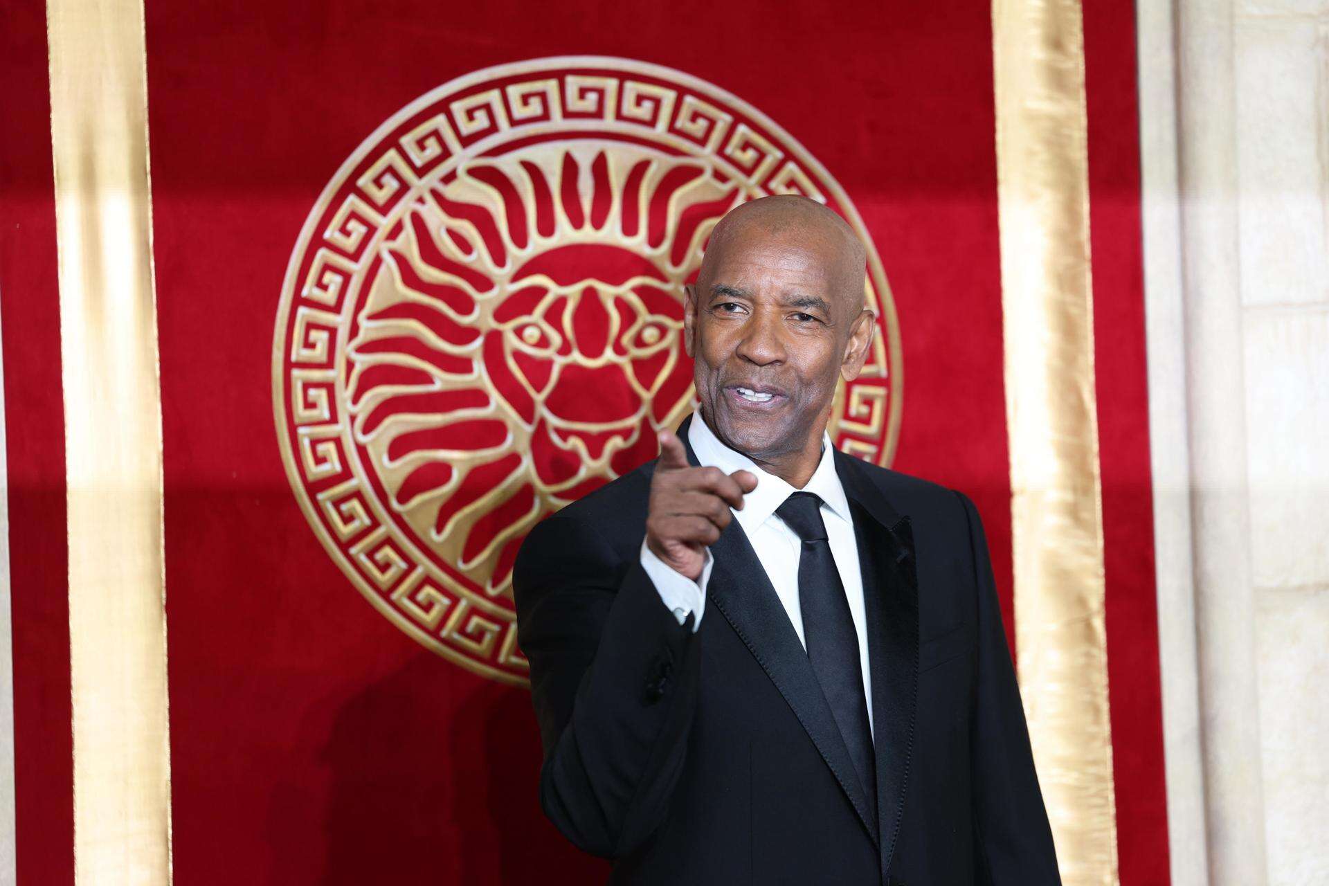 Denzel Washington se convierte en ministro de una iglesia pentecostal