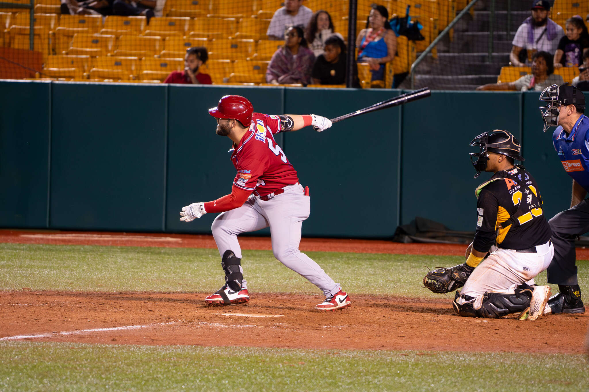 Criollos y Leones logran triunfos el jueves