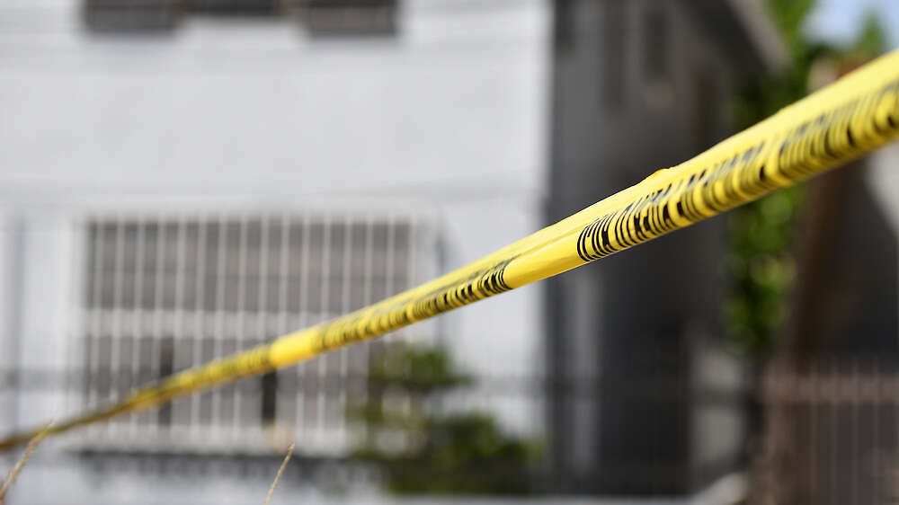 Hallan cuerpo calcinado en baúl de auto en Luquillo