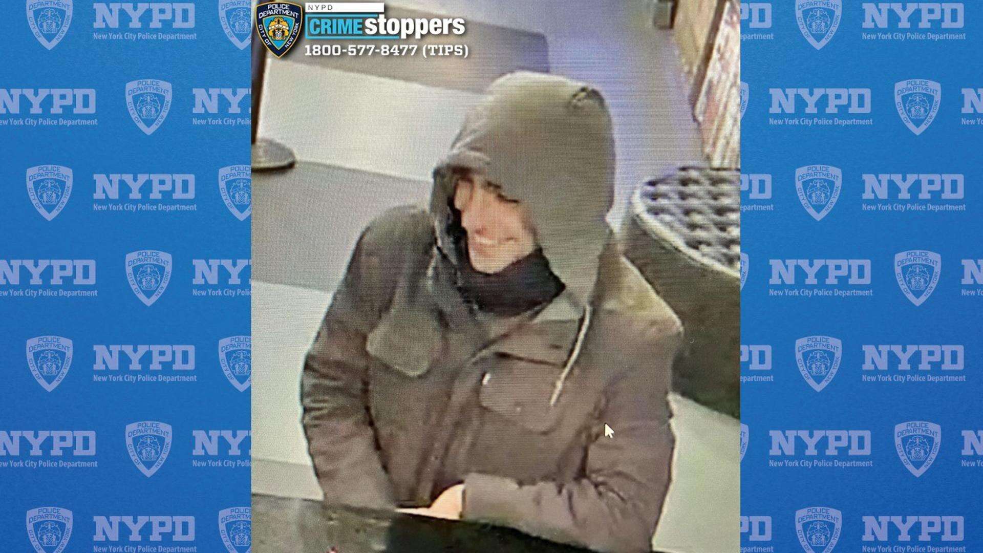 Policía captura imagen del sospechoso del tiroteo al ejecutivo de United Healthcare