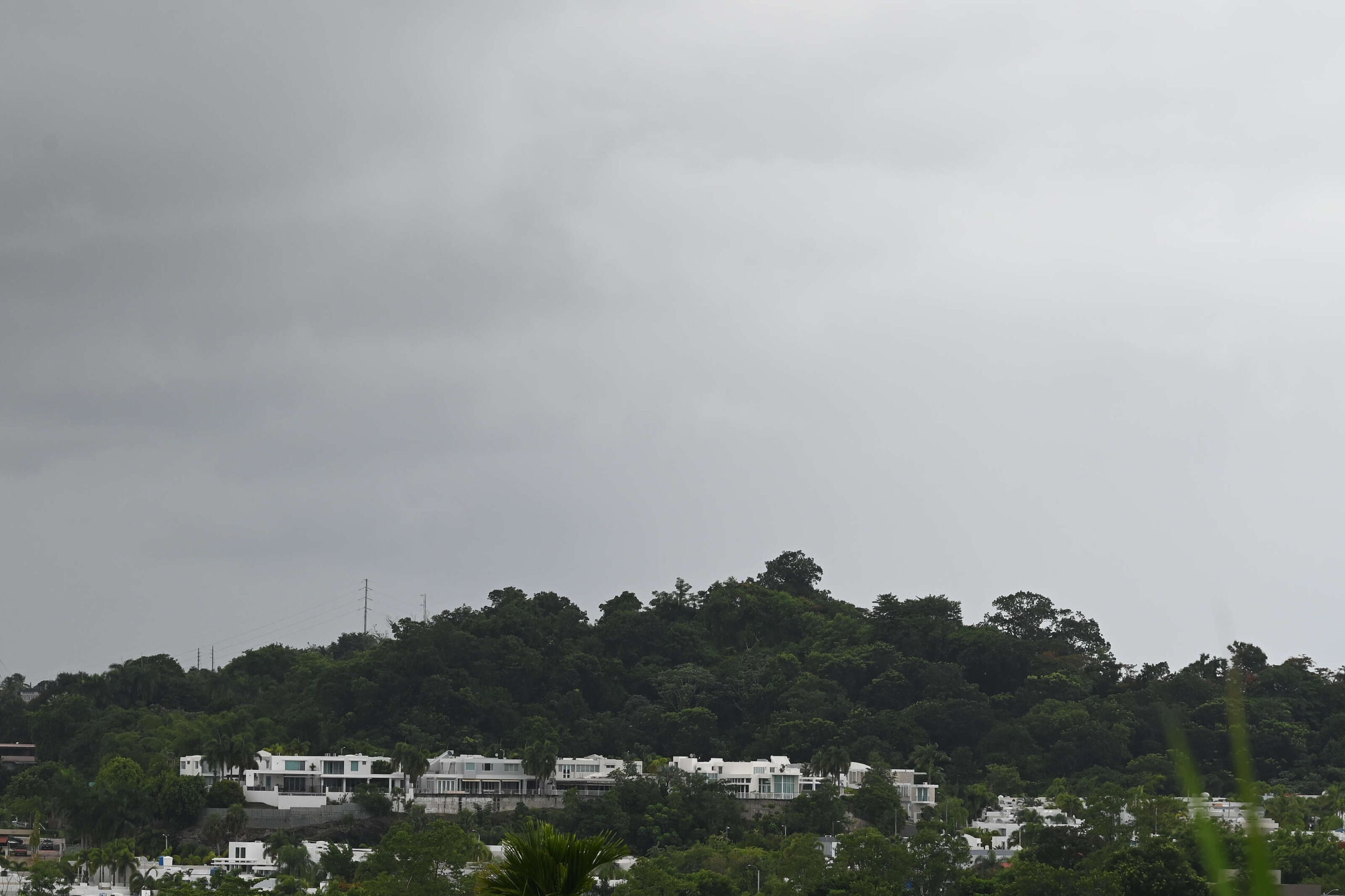 Hoy mayormente nublado con lluvias dispersas