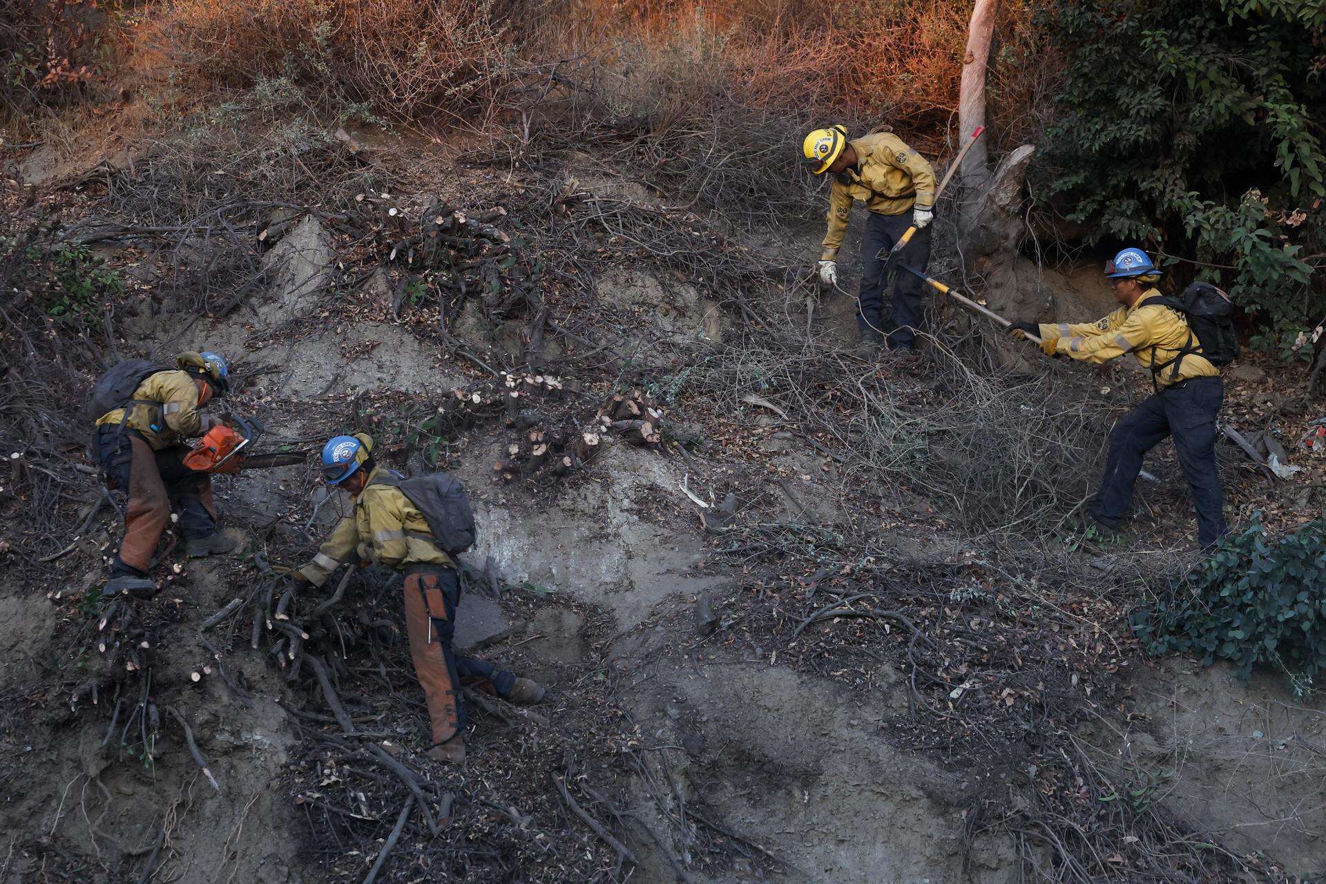Nuevo incendio amenaza a Los Ángeles tras varios días de avances