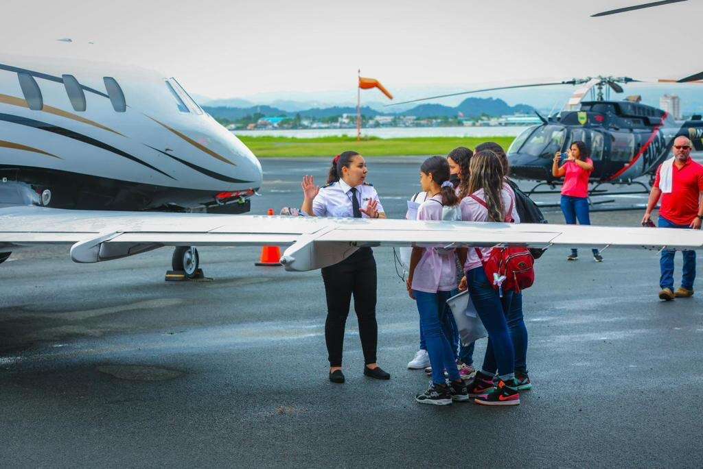 Aeropuerto Luis Muñoz Marín servirá de sede para el Girls in Aviation Day