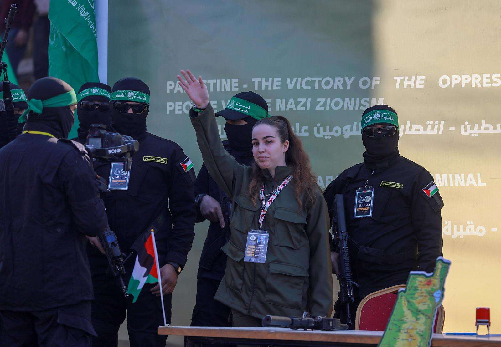 Caos y retrasos en el tercer intercambio de rehenes en Gaza y presos palestinos de Israel