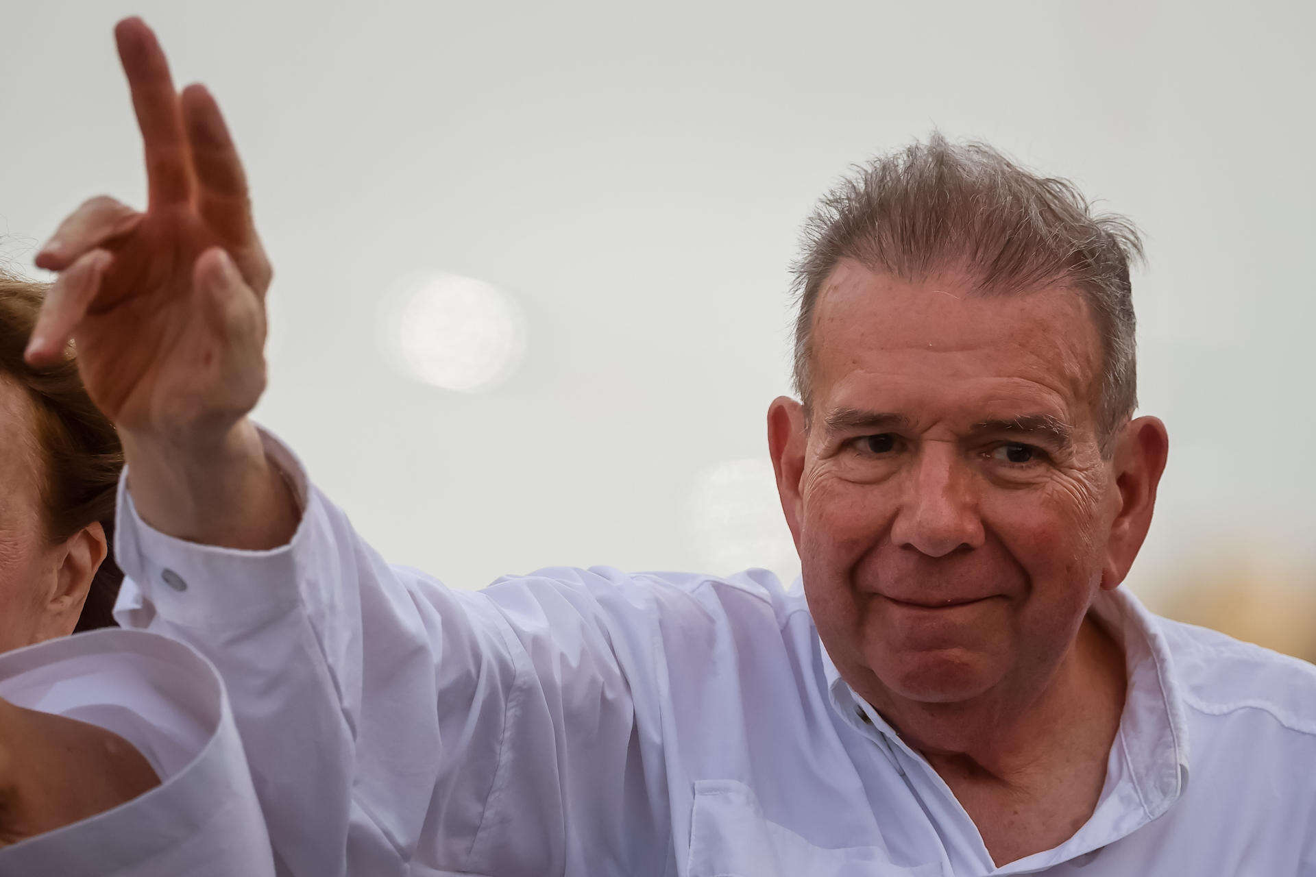 Edmundo González llega a Guatemala en la continuidad de su gira por América