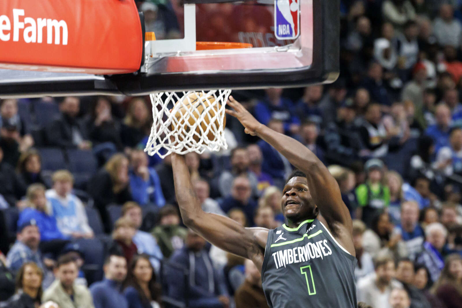 En Los Ángeles, ganan los Clippers y pierden los Lakers