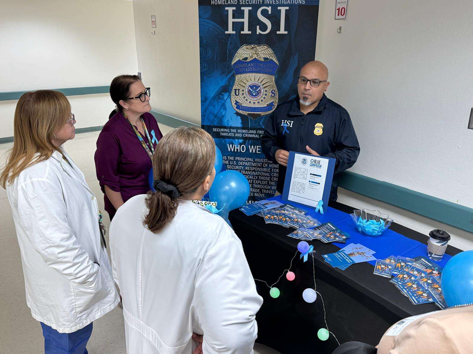 HSI San Juan invita a vestir hoy de azul para apoyar la prevención de la trata humana