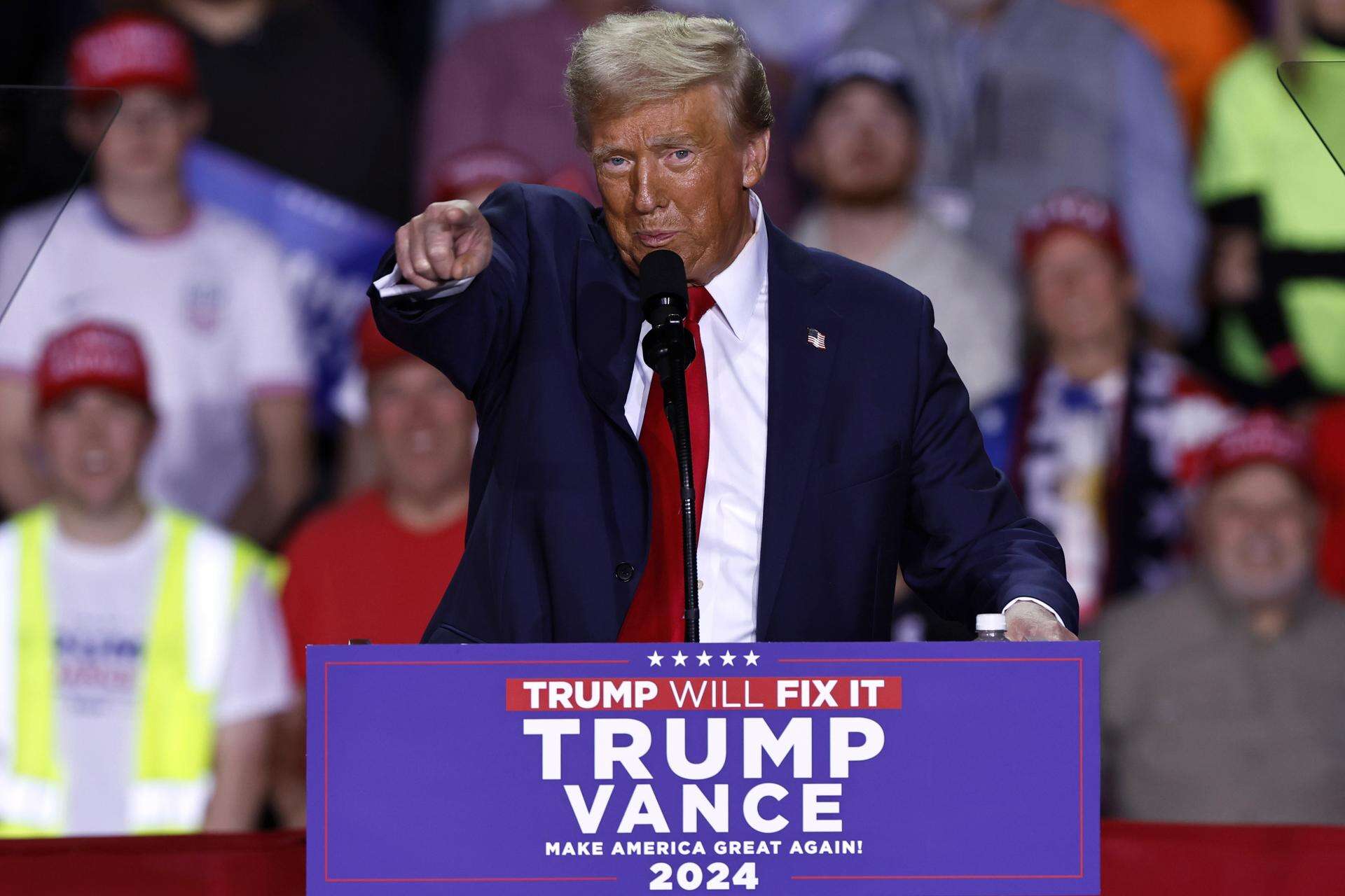 Donald Trump estudia declarar la emergencia económica nacional para implantar aranceles